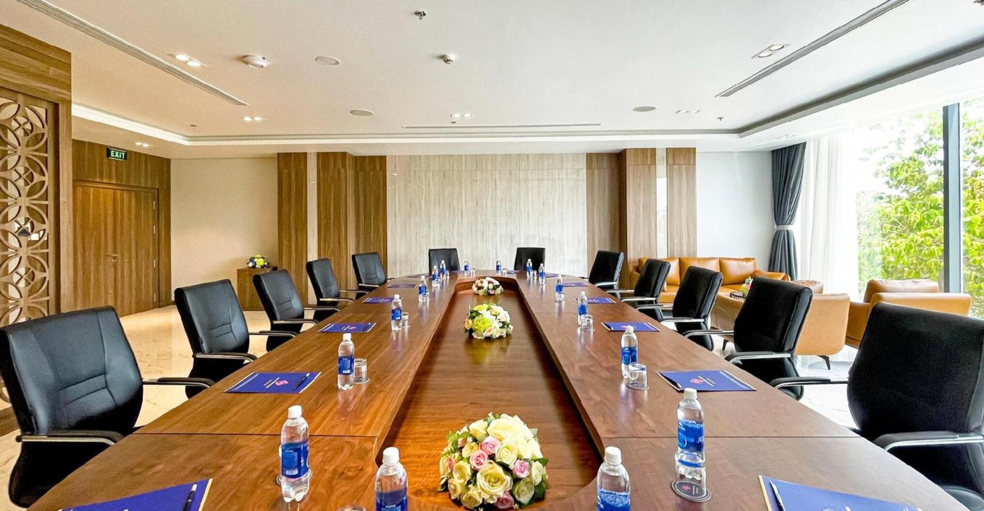 Long Thuan Hotel & Resort Фанранг Экстерьер фото